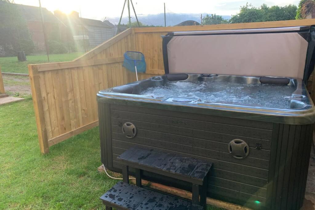 Countryside Annexe, With Hottub, Sleeps Up To 4 Apartment Durston Exterior photo